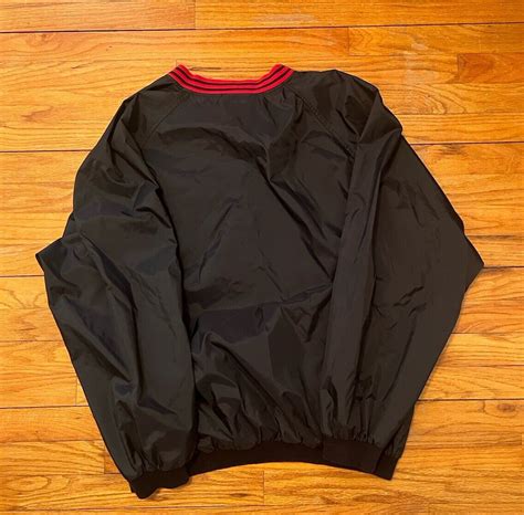 men's v neck nylon pullovers.